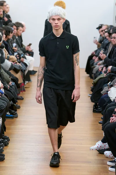 Look 10